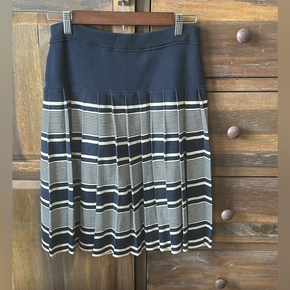 Tory Burch Dresses & Skirts - Tory Burch Pleaded Knit Midi Skirt